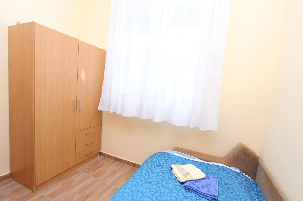 Apartment Oto Pula Bagian luar foto