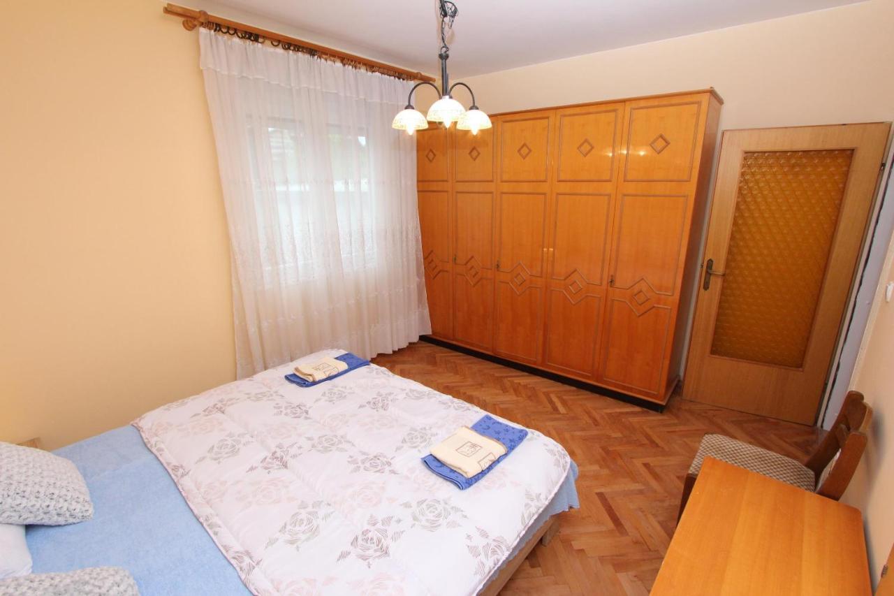 Apartment Oto Pula Bagian luar foto