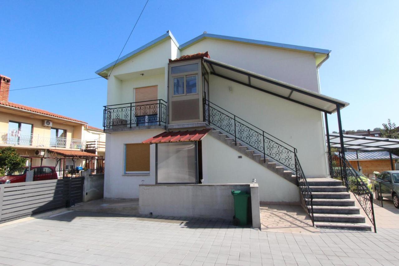 Apartment Oto Pula Bagian luar foto