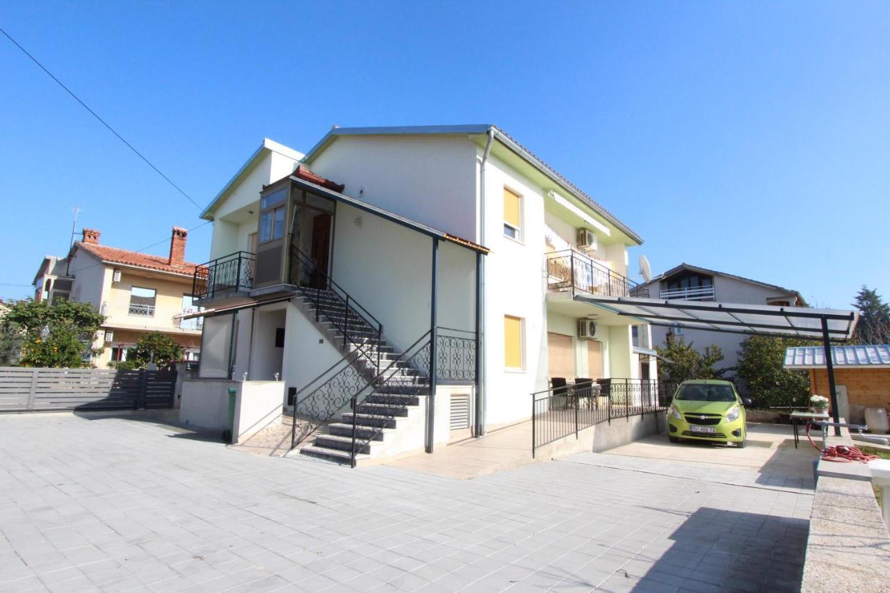 Apartment Oto Pula Bagian luar foto